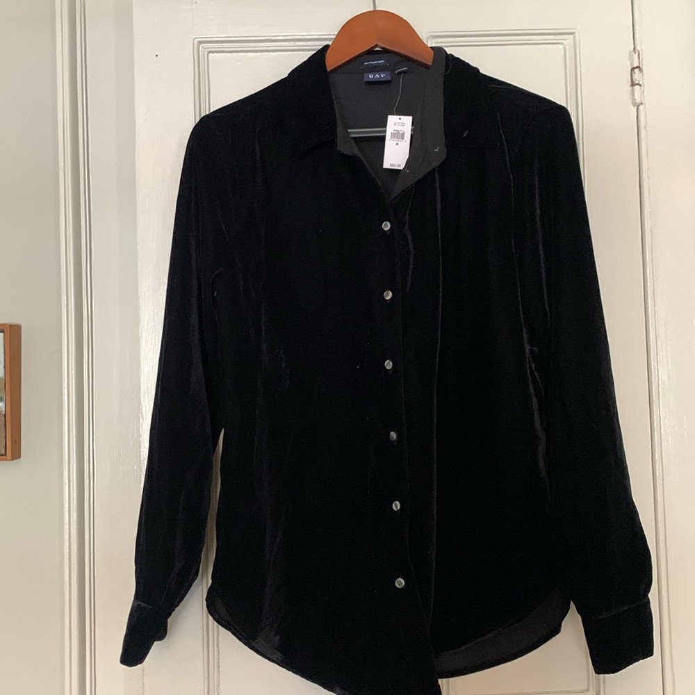Gap black velvet blouse size medium nwt
